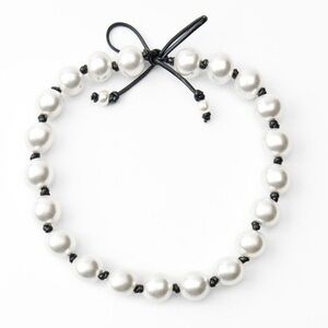 Zara | Elegant Pearl Necklace with leather like cord